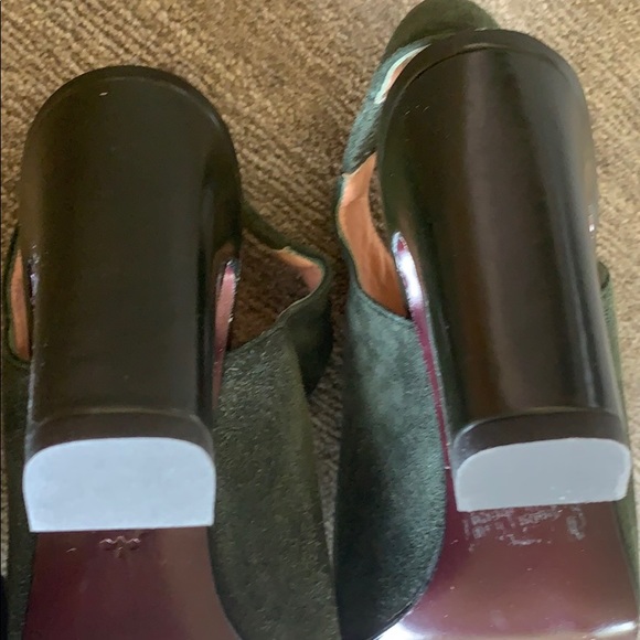 Nanette Lepore hunter green suede shoes, size 7 - Picture 4 of 7
